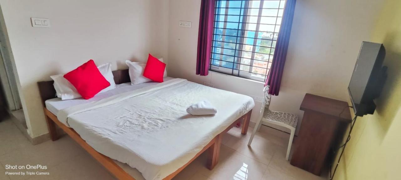 The Bliss Inn Bangalore Exterior photo